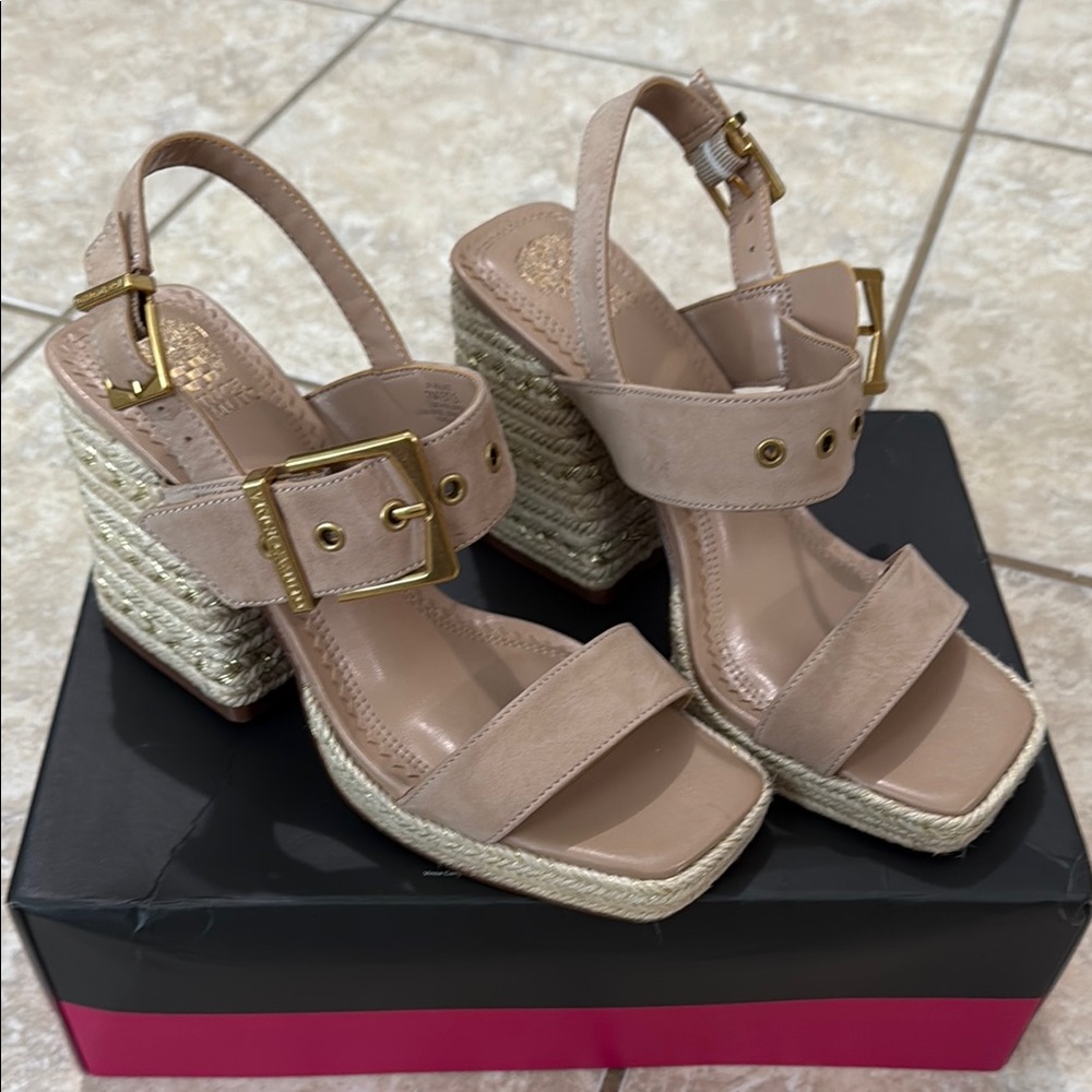 Tan Espadrille Shoes with Decorative Bow and Glossy Finish